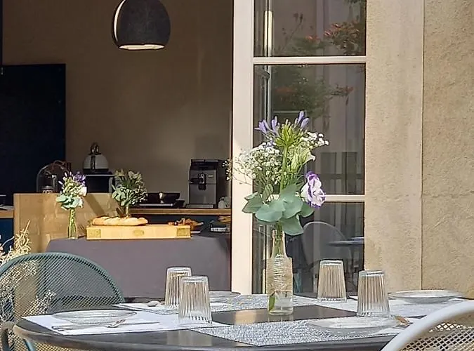 La Maison De Nocleg ze śniadaniem Gruissan