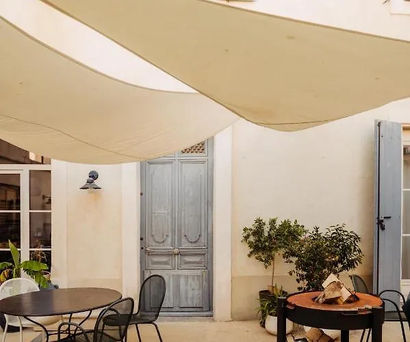 La Maison De Nocleg ze śniadaniem Gruissan