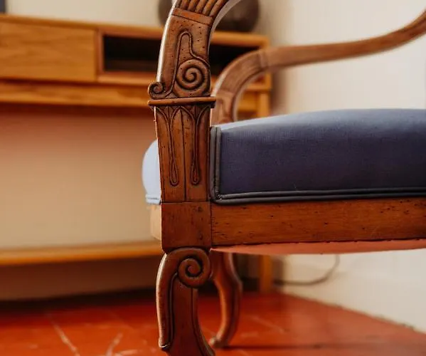 La Maison De Bed and Breakfast